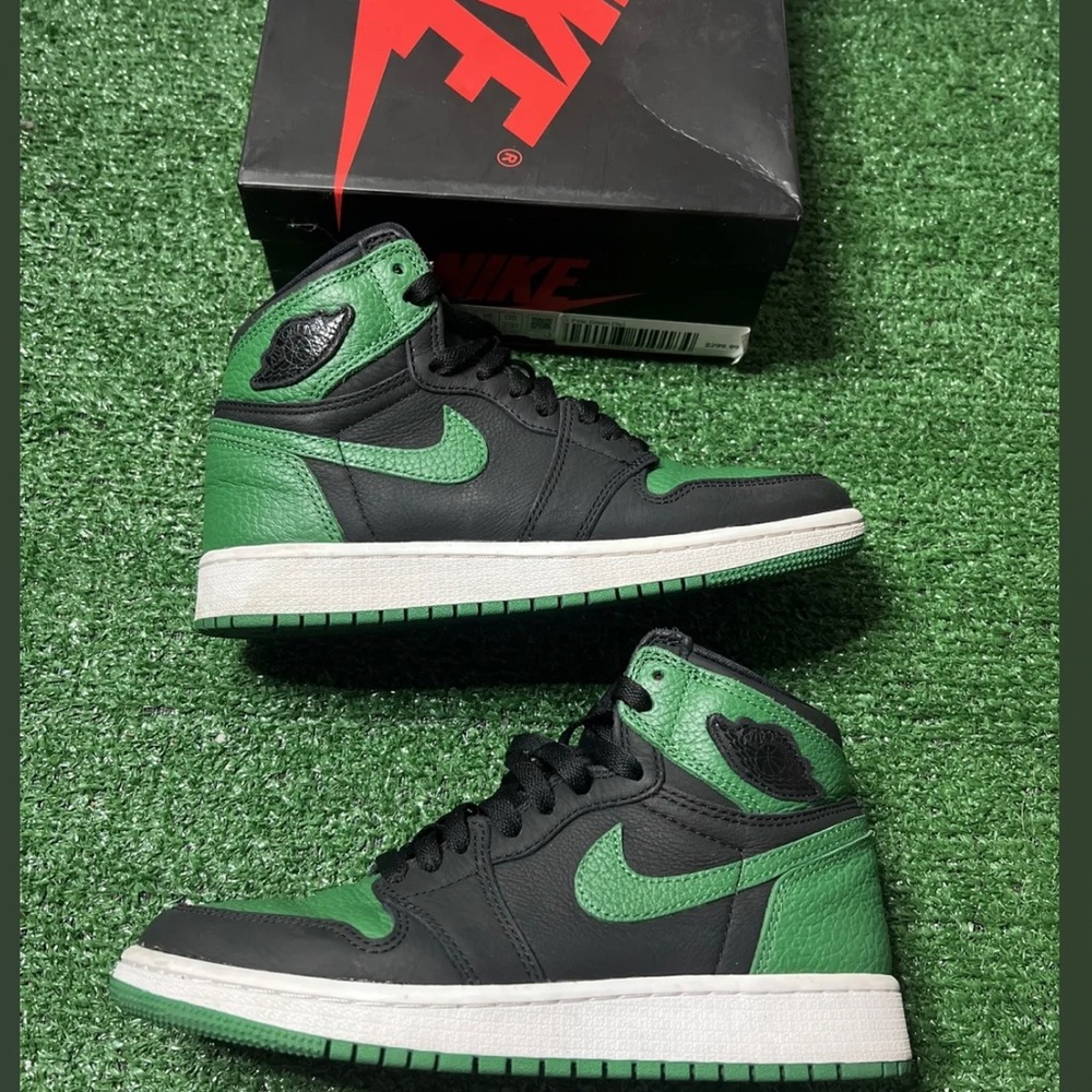 Nike Air Jordan 1 High Pine Green GS Youth Size 5.5Y / Women's 7